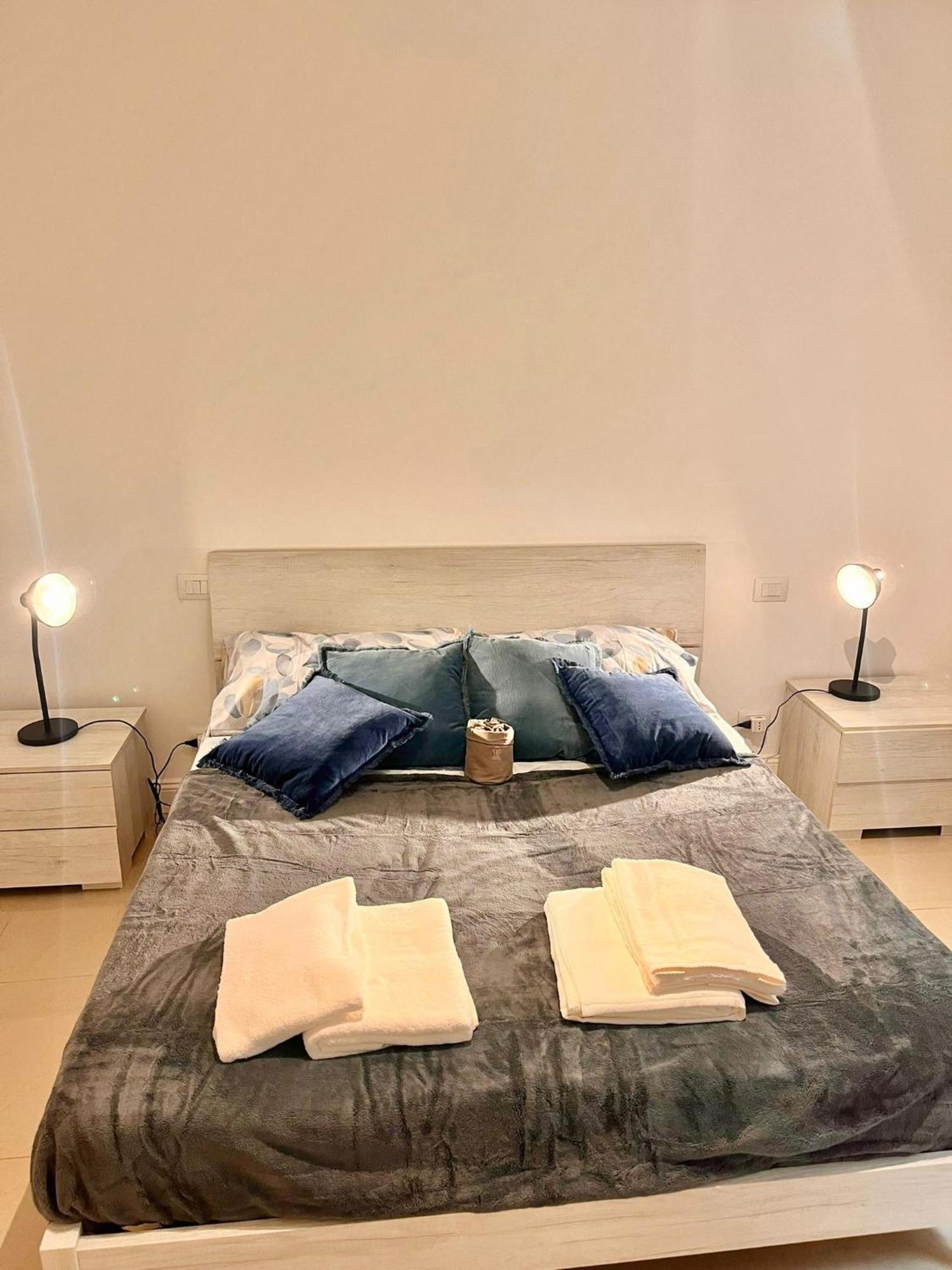 Privatunterkunft Double With Private Bathroom In Shared Rom