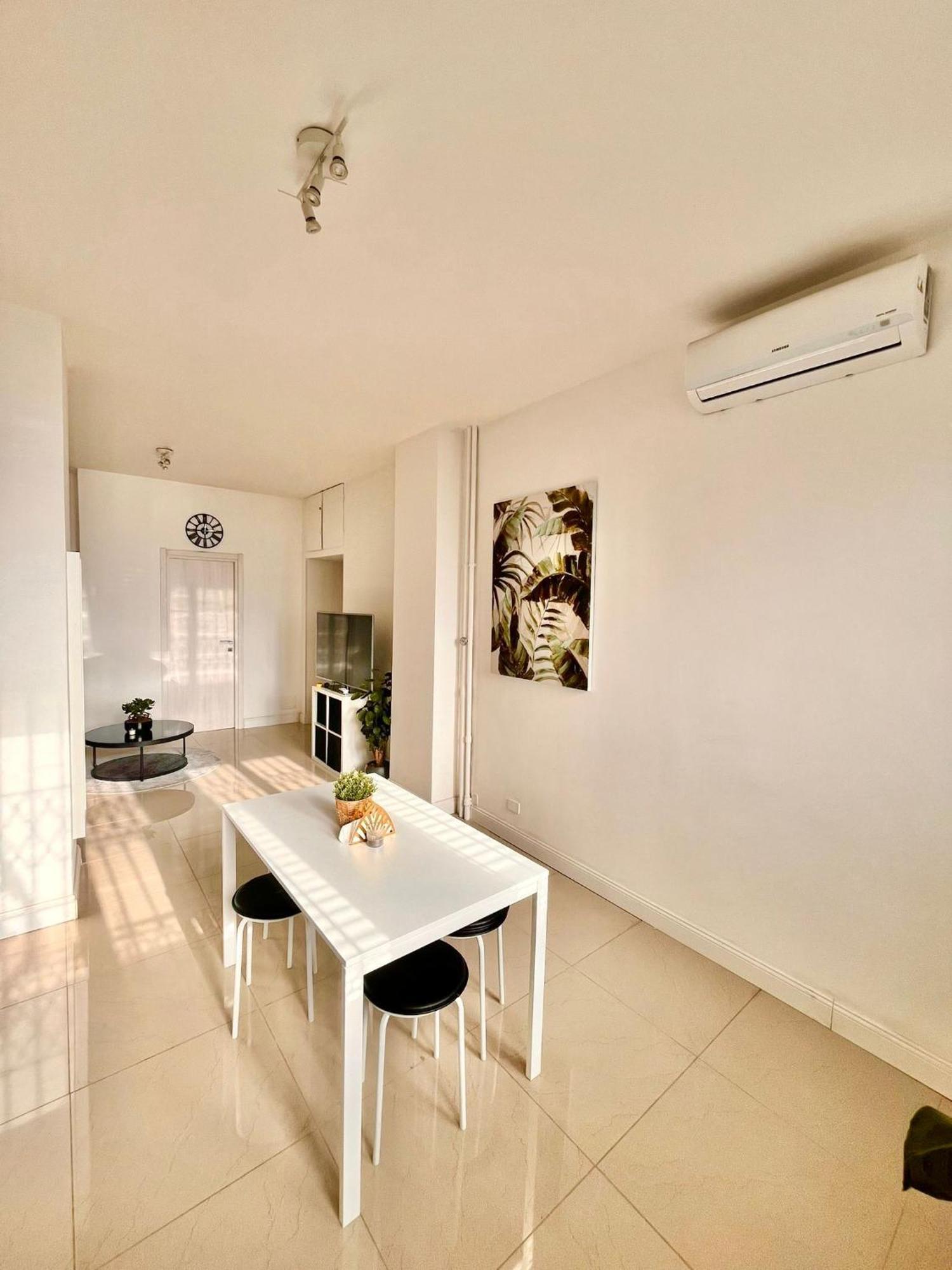 Privatunterkunft Double With Private Bathroom In Shared Rom