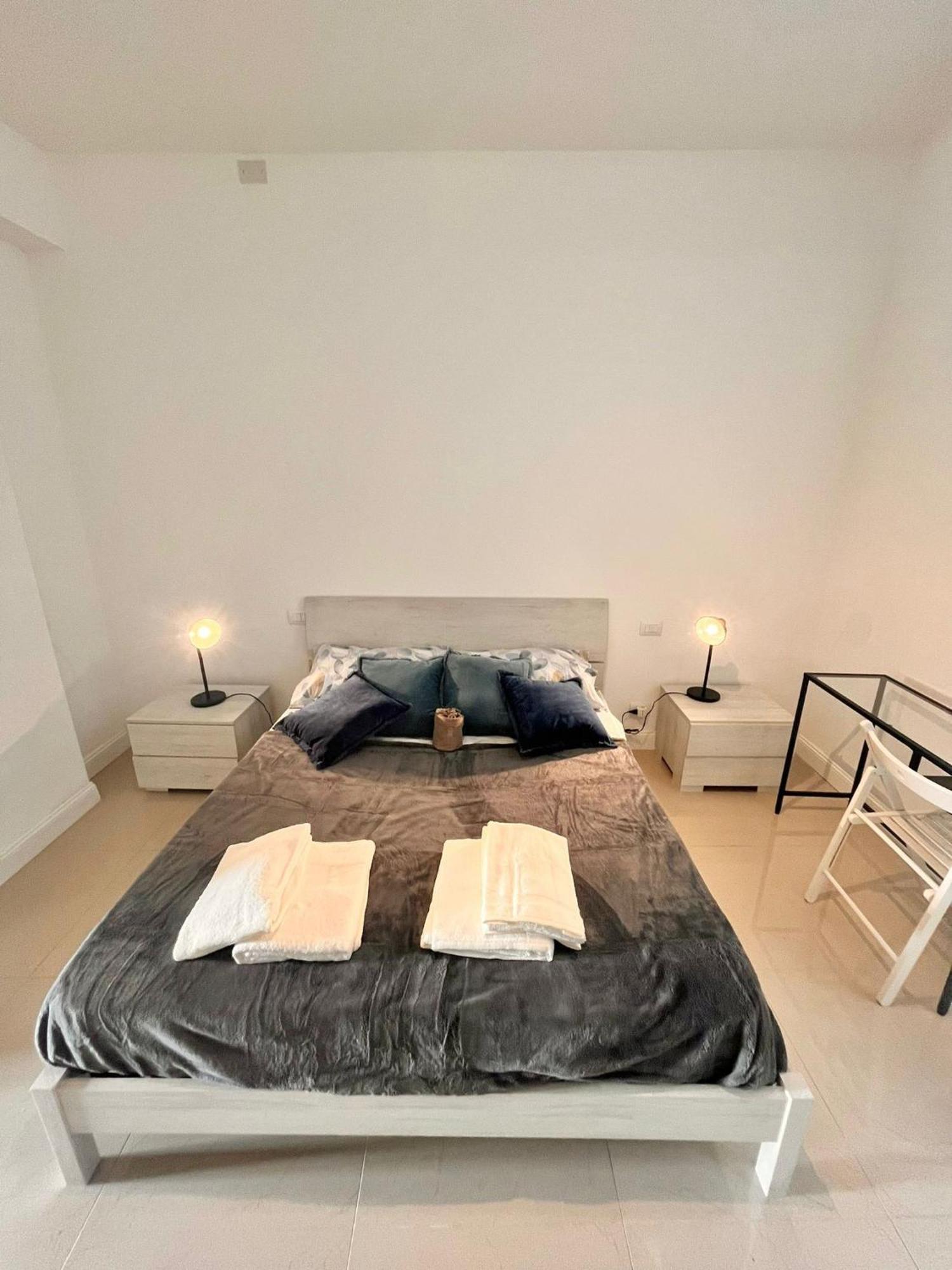 Double With Private Bathroom In Shared Privatunterkunft Rom